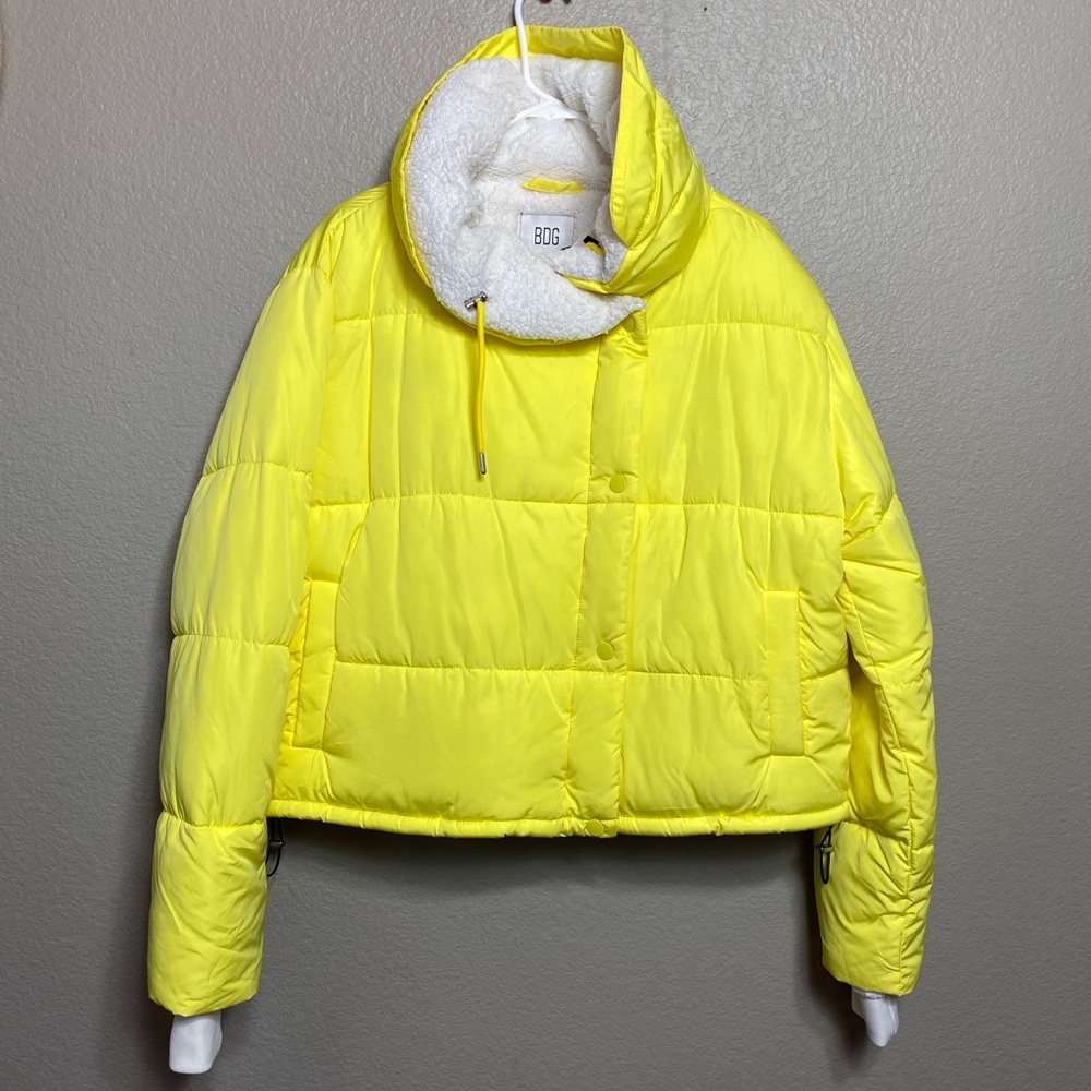 NWT Urban Outfitters Fleece Lined Yellow Puffer Jacket $119 - Picture 4 of 15